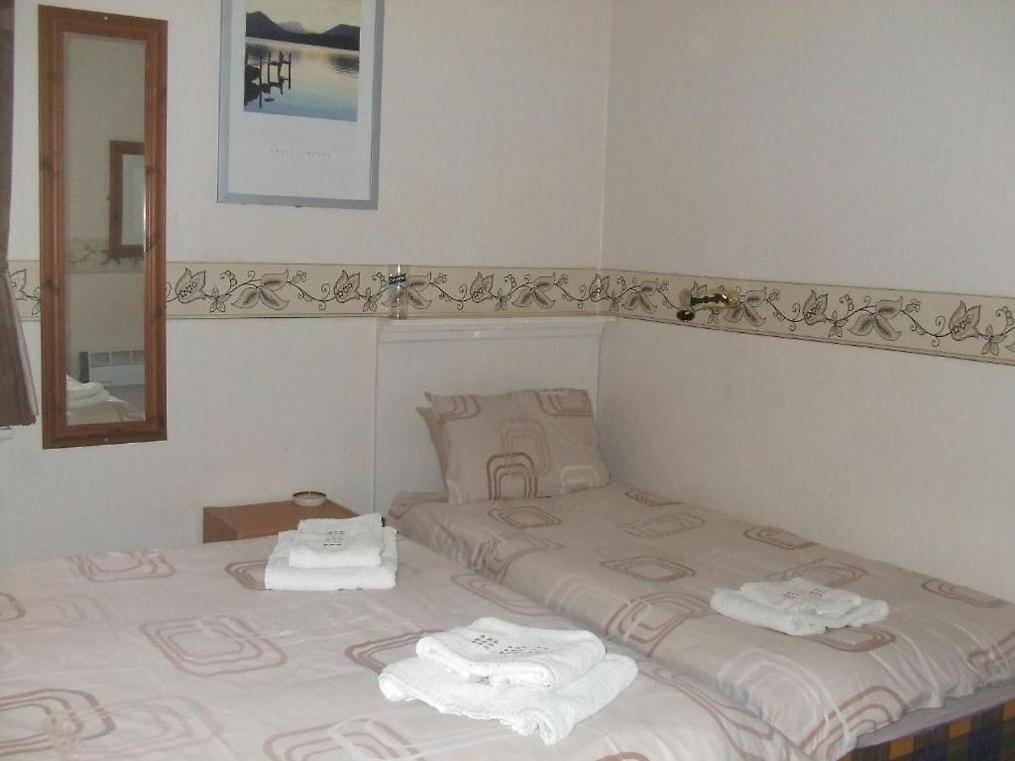 Fern Villa Hotel - Albert Road Blackpool Exteriör bild