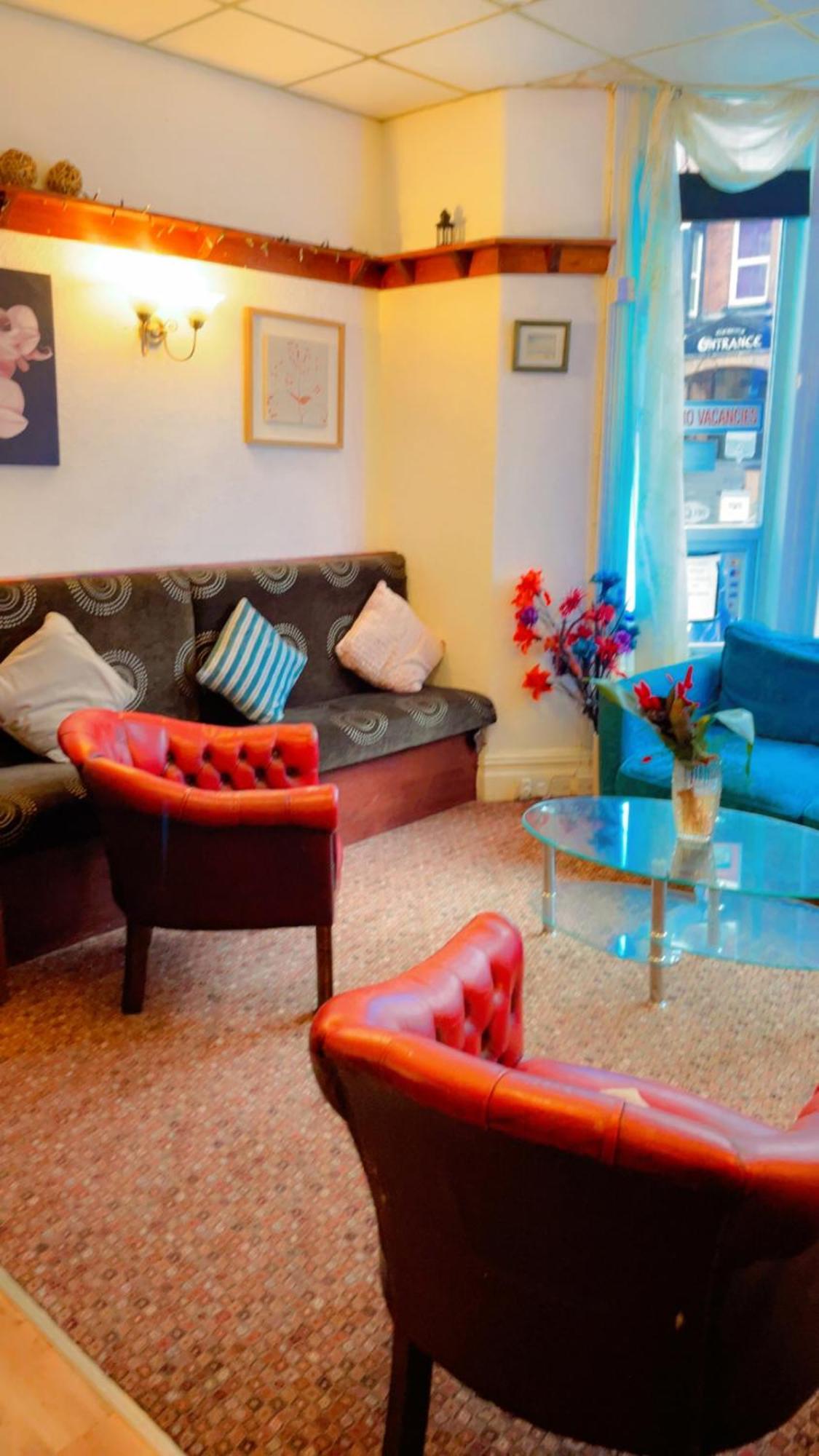 Fern Villa Hotel - Albert Road Blackpool Exteriör bild