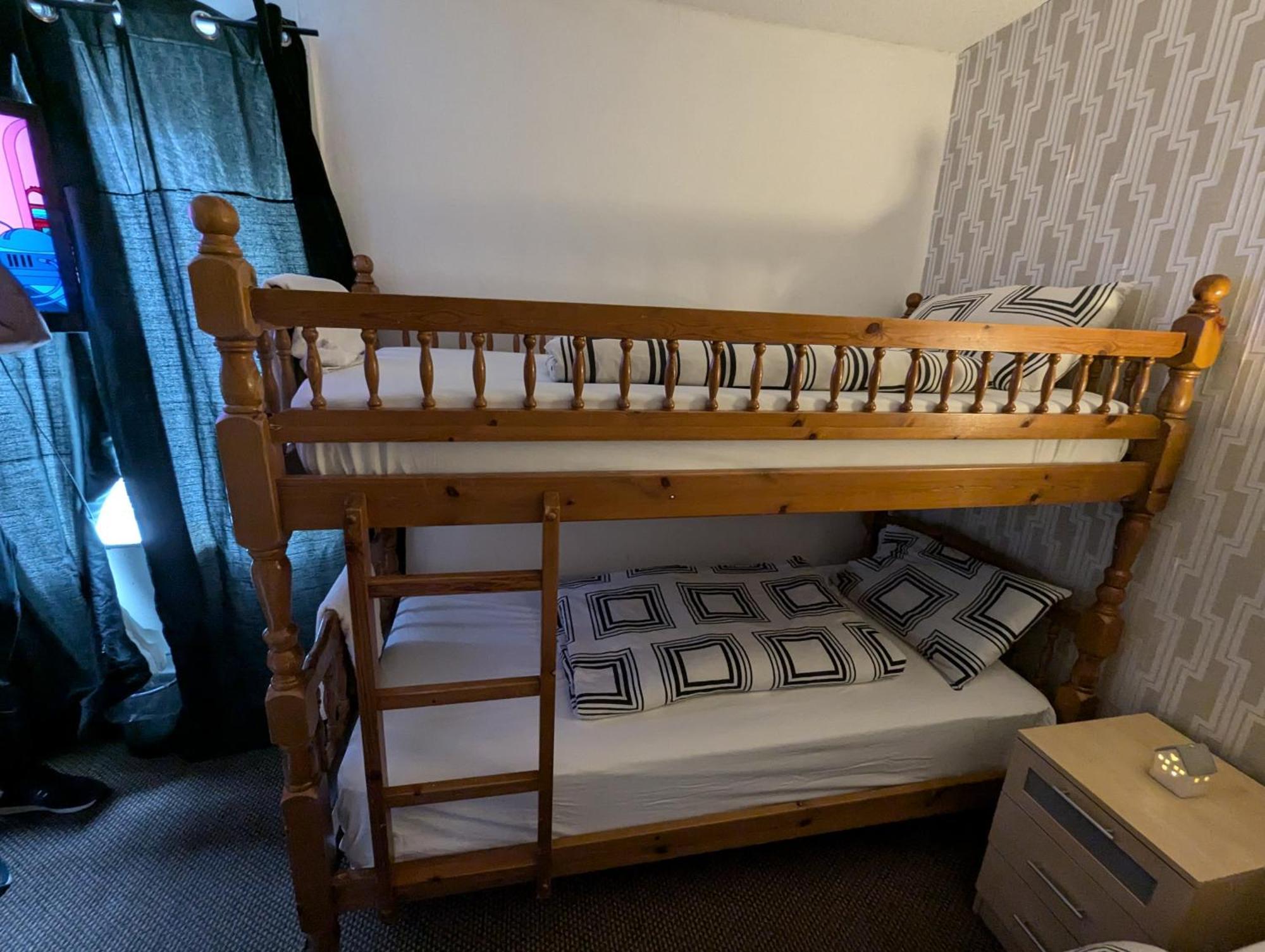 Fern Villa Hotel - Albert Road Blackpool Exteriör bild