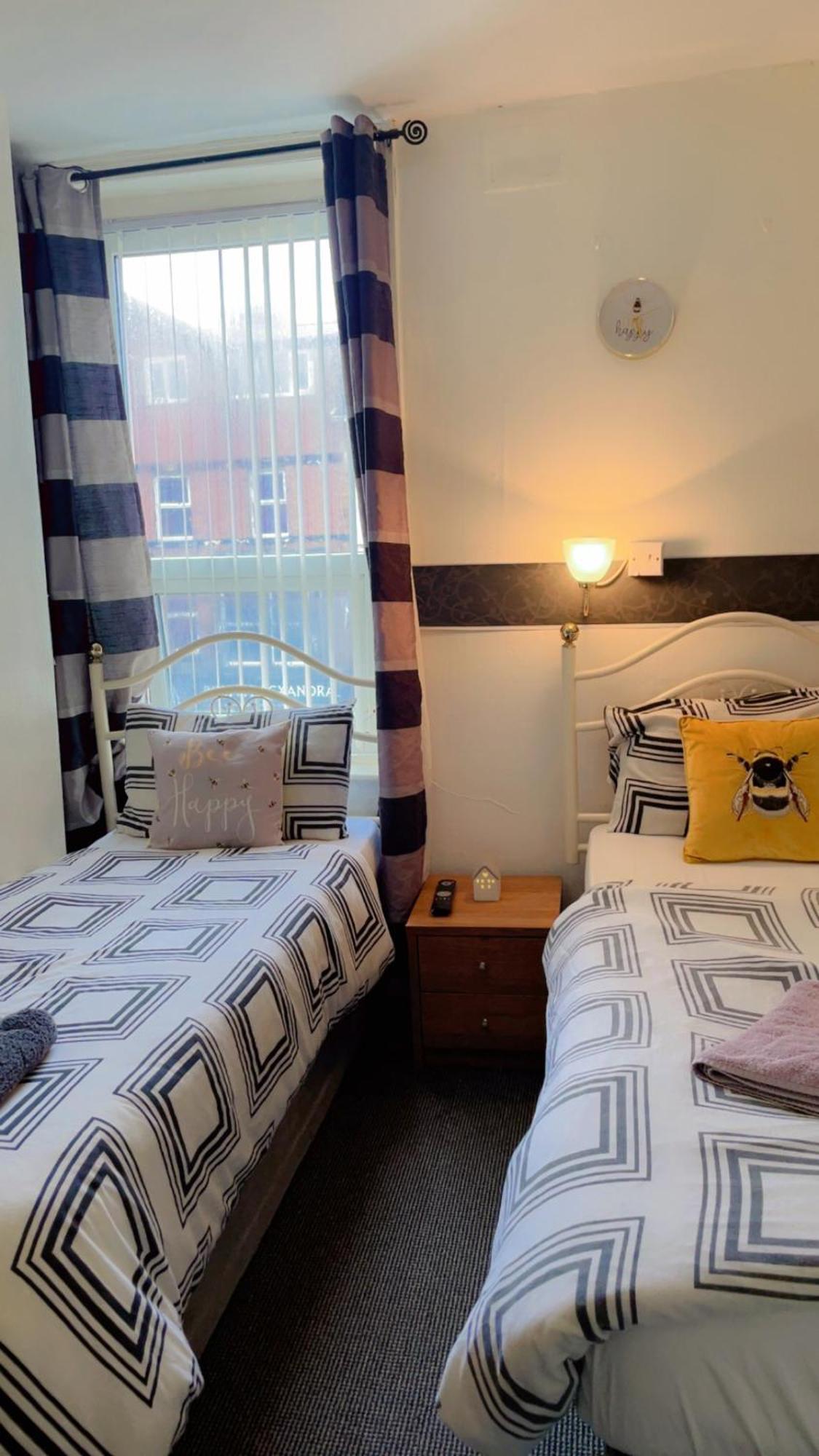Fern Villa Hotel - Albert Road Blackpool Exteriör bild