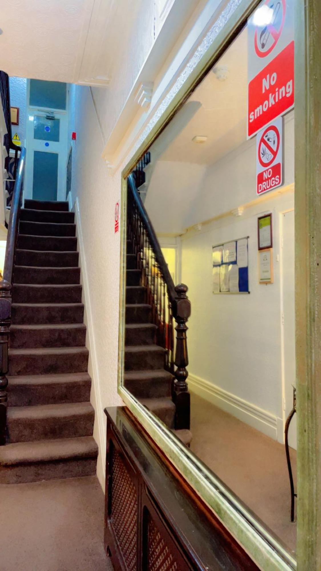 Fern Villa Hotel - Albert Road Blackpool Exteriör bild