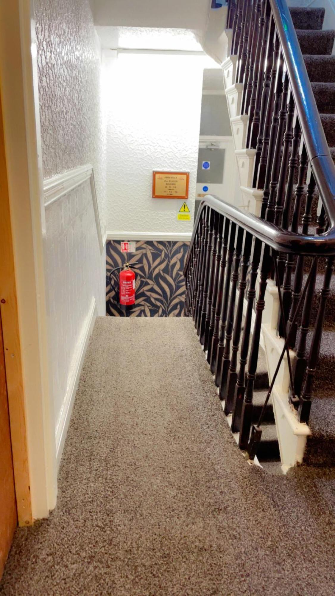 Fern Villa Hotel - Albert Road Blackpool Exteriör bild