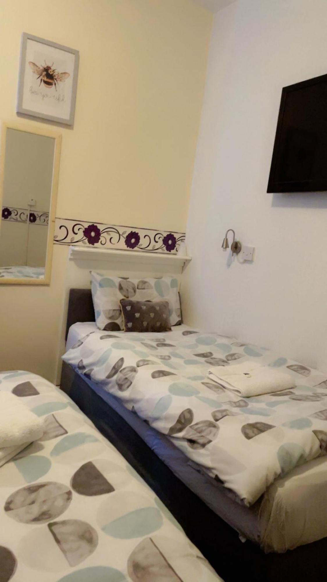 Fern Villa Hotel - Albert Road Blackpool Exteriör bild