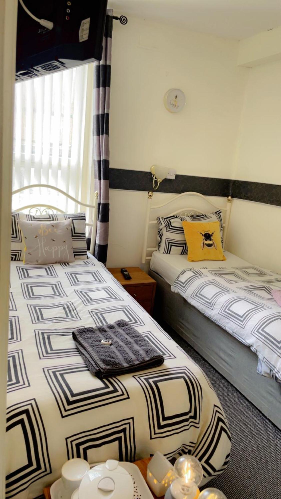 Fern Villa Hotel - Albert Road Blackpool Exteriör bild