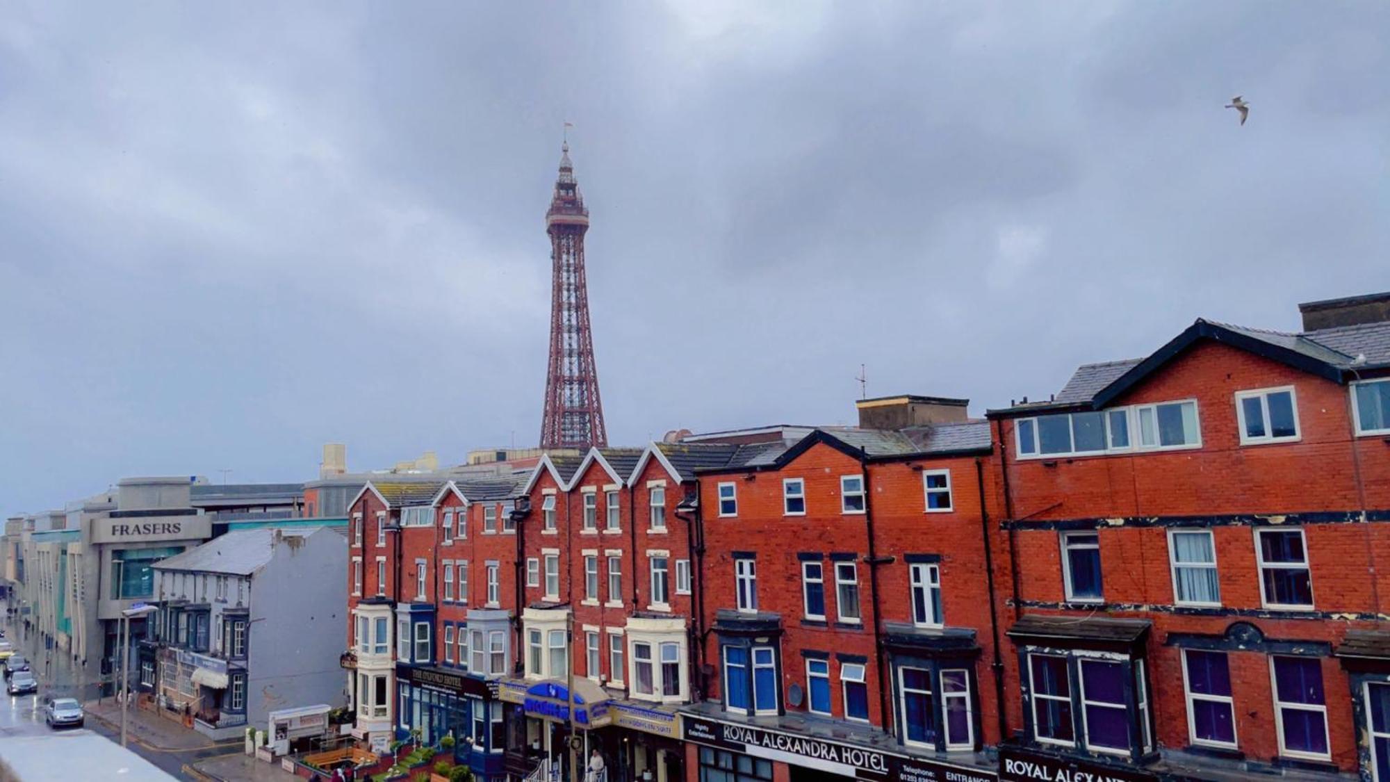 Fern Villa Hotel - Albert Road Blackpool Exteriör bild