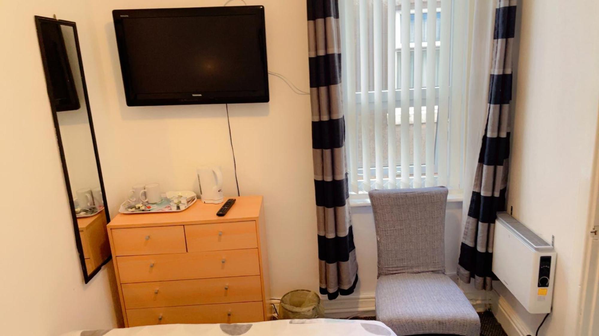 Fern Villa Hotel - Albert Road Blackpool Exteriör bild